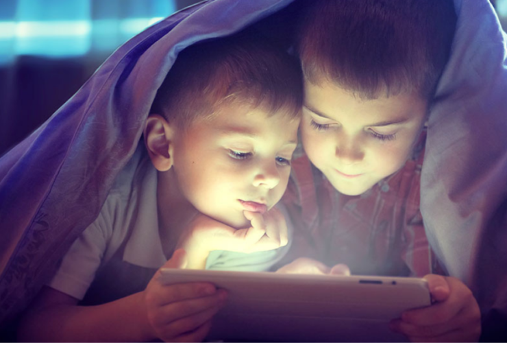 استخدام الأطفال للشاشات