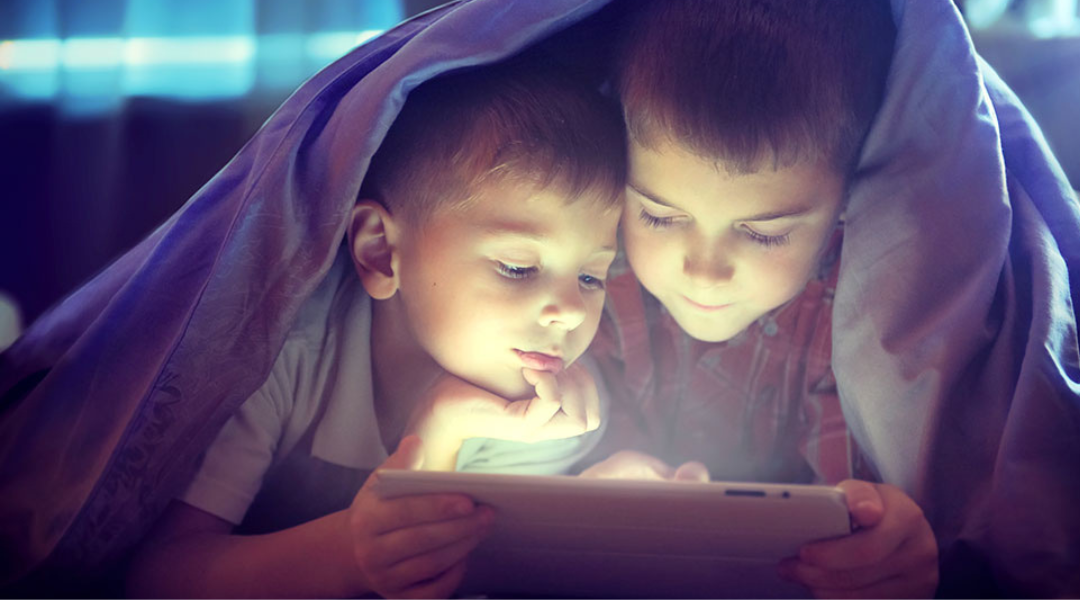 استخدام الأطفال للشاشات